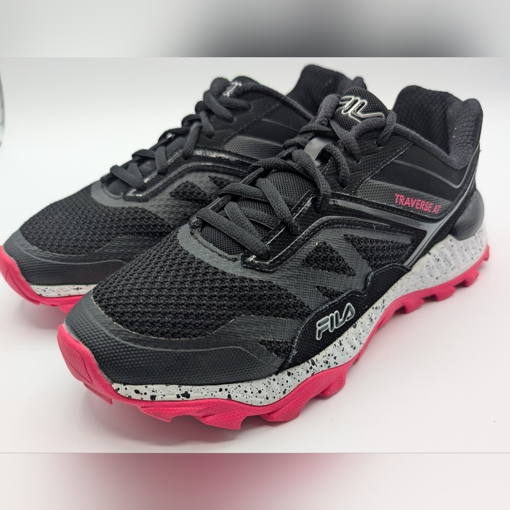 Fila Hot Pink & Black Women’s Traverse AT Trail Running & Jogging Shoes size 9